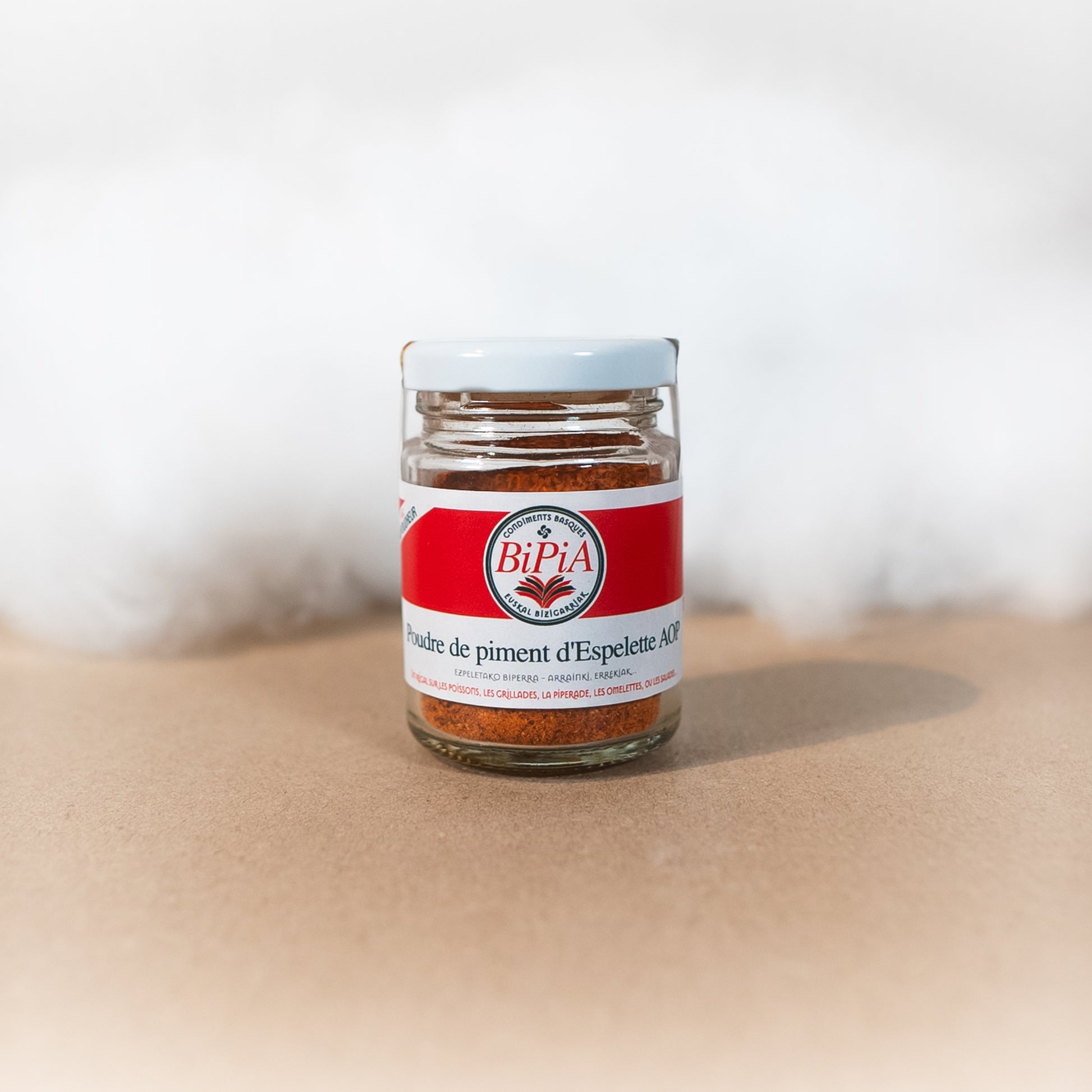 Poudre de Piment d'Espelette AOP avec Saupoudreur - BiPiA - Aromates - épicerie fine Les Épicurieuses